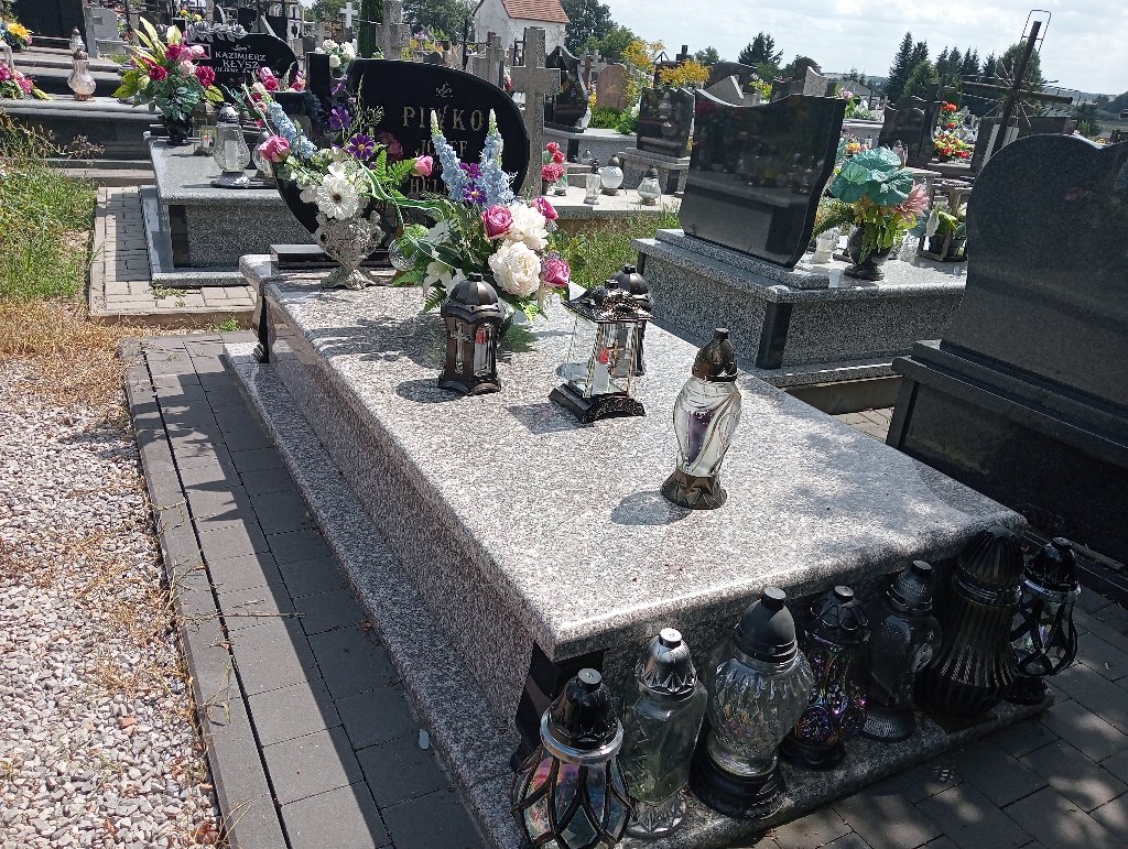 Grób Józef Piwko