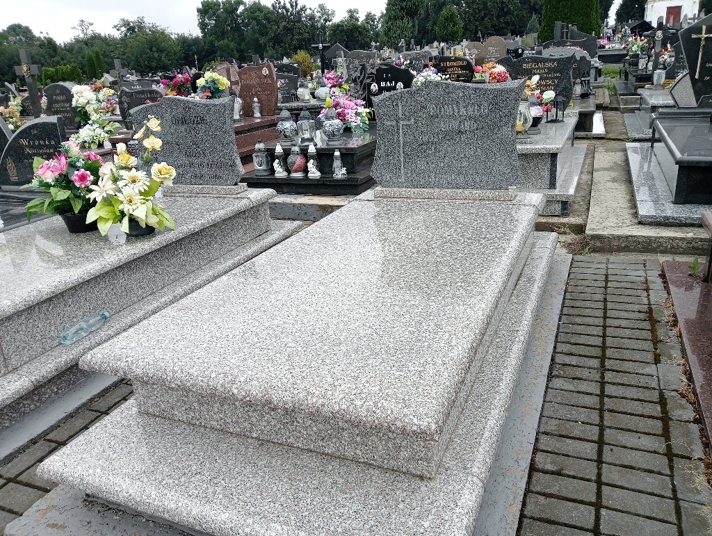 Grób Edward Pomykało